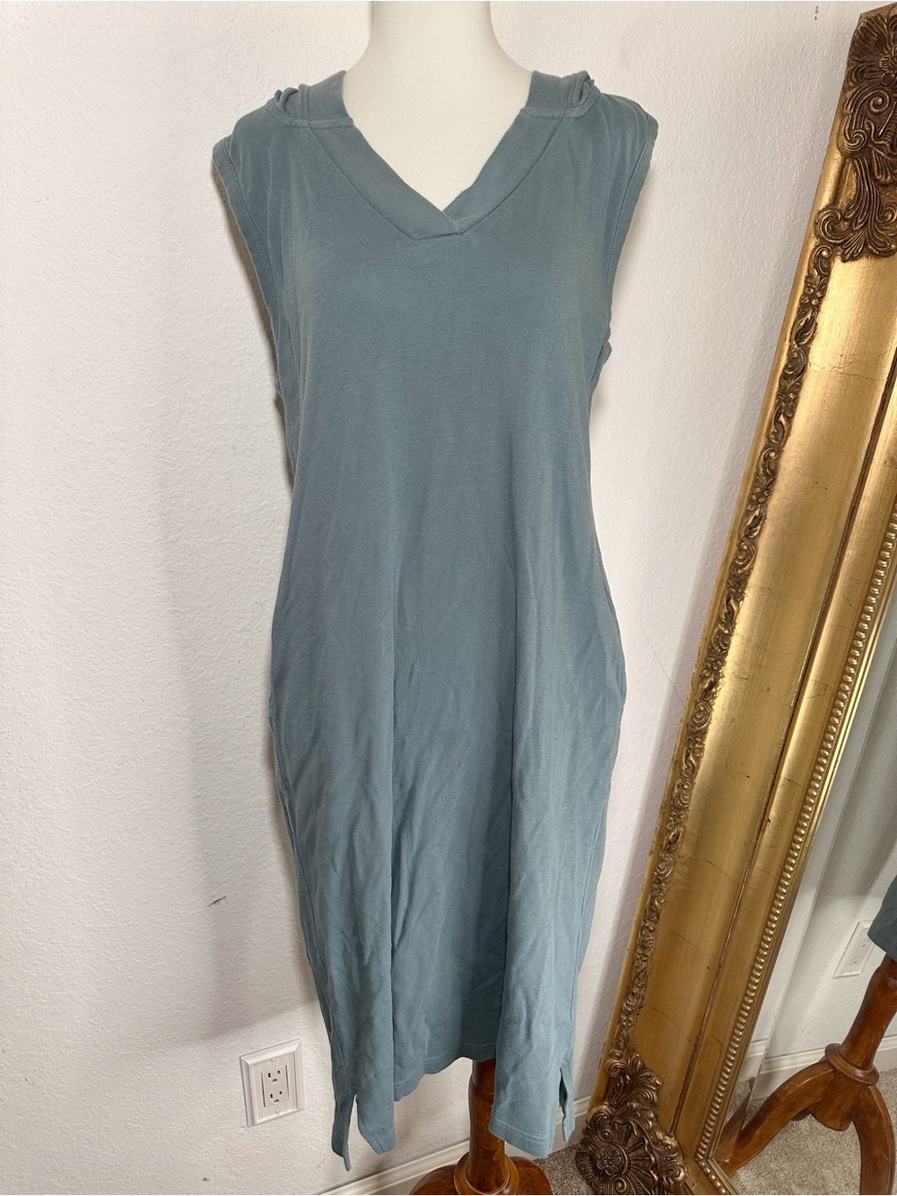 Pact 100% Organic Cotton Sleeveless Hooded Sweater Dress with Pockets Size M